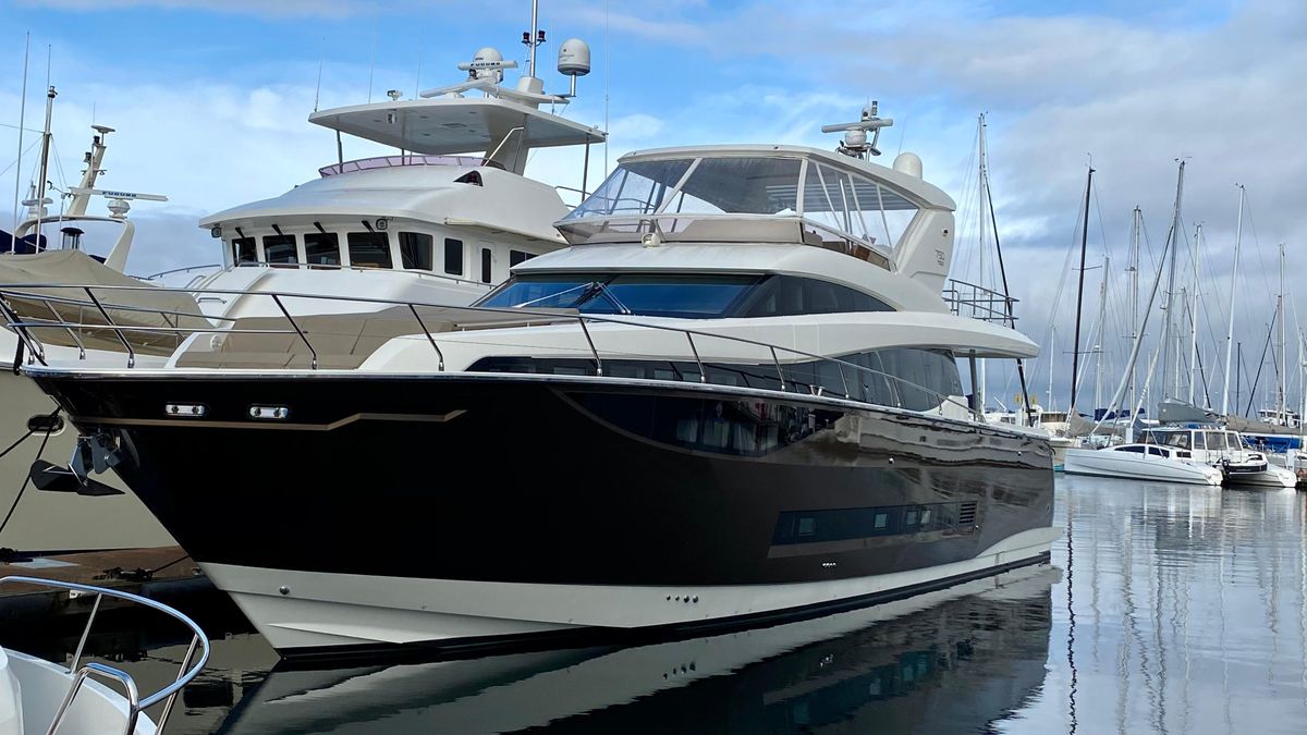 2016 Prestige 75 