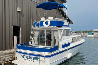 Marinette 32' Cruiser