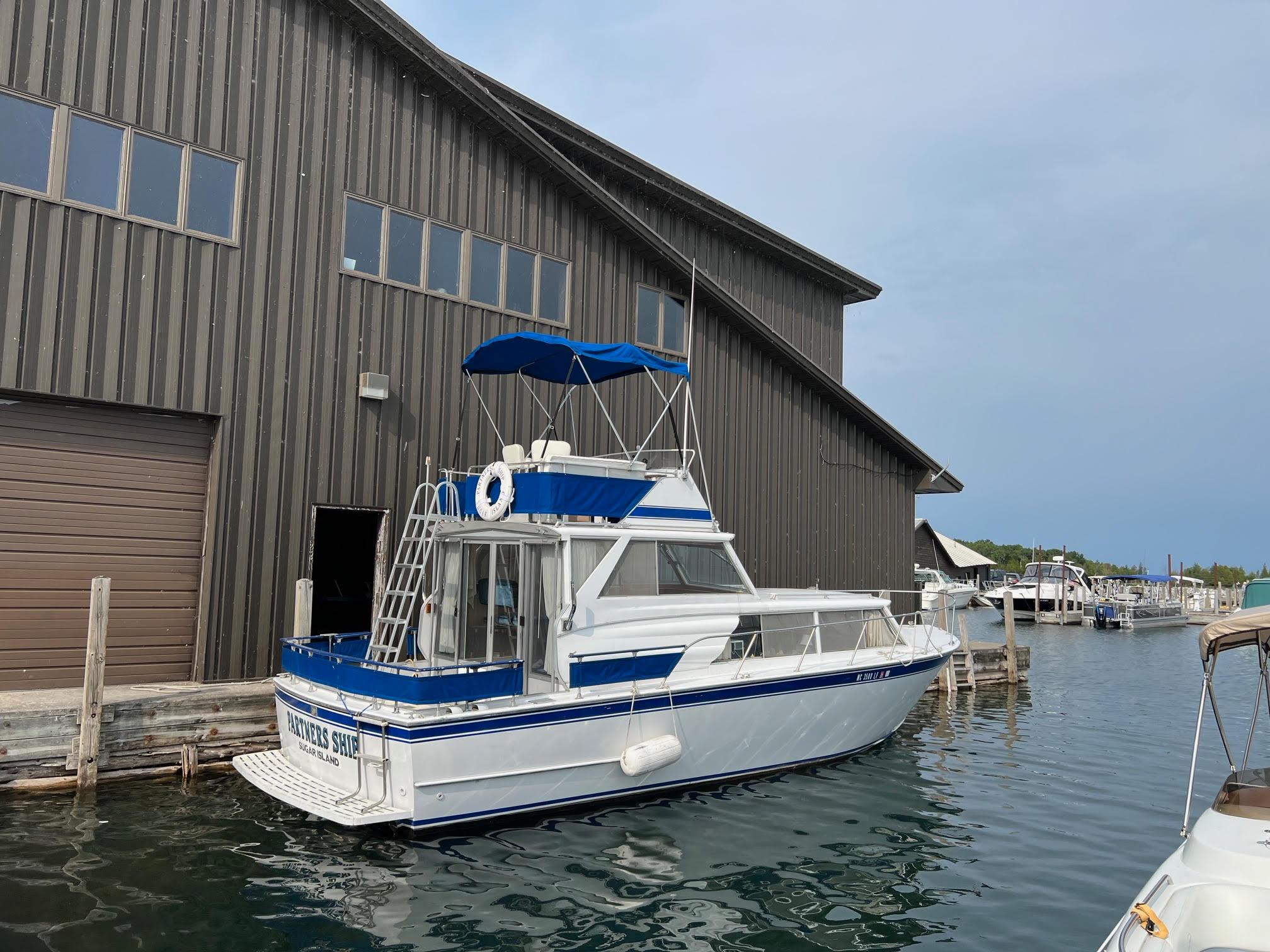 1975 Marinette 32' Cruiser Bateaux de plaisance à vendre - YachtWorld