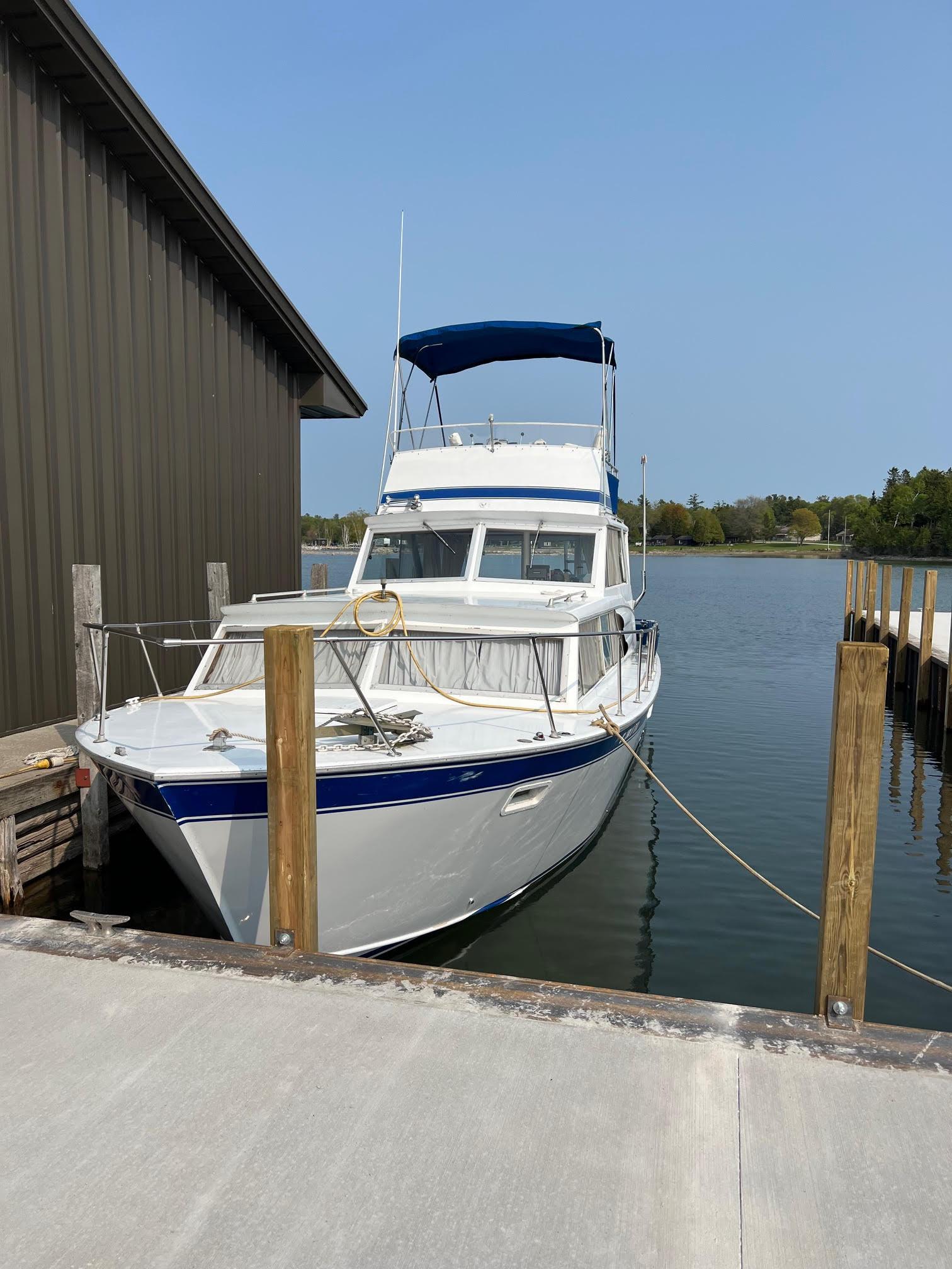 1975 Marinette 32' Cruiser Bateaux de plaisance à vendre - YachtWorld