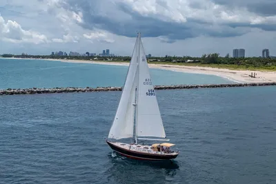 Hinckley Sou'wester Stoway Sloop
