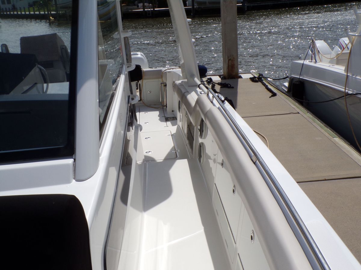 2018 Boston Whaler 42 