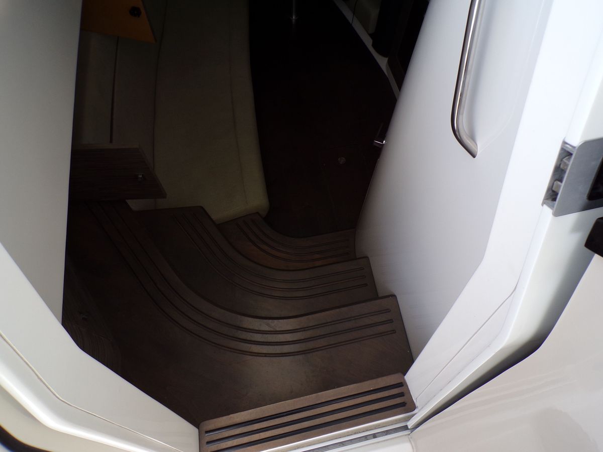 2018 Boston Whaler 42 