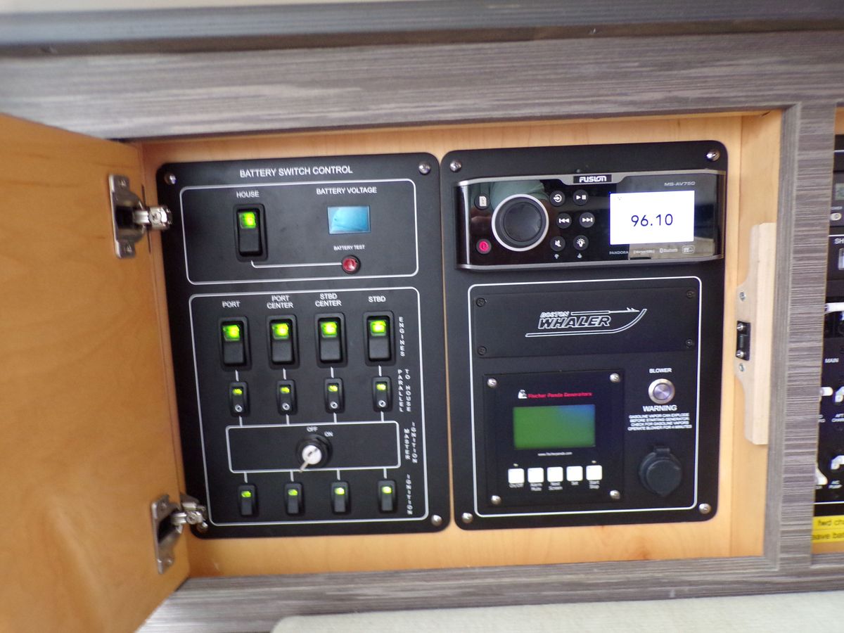 2018 Boston Whaler 42 