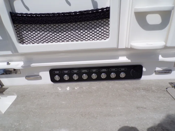  Yacht Photos Pics Control panel of a 2018 Boston Whaler 420 boat.