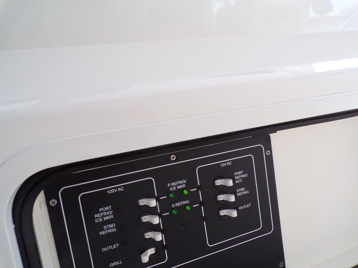 2018 Boston Whaler 42 