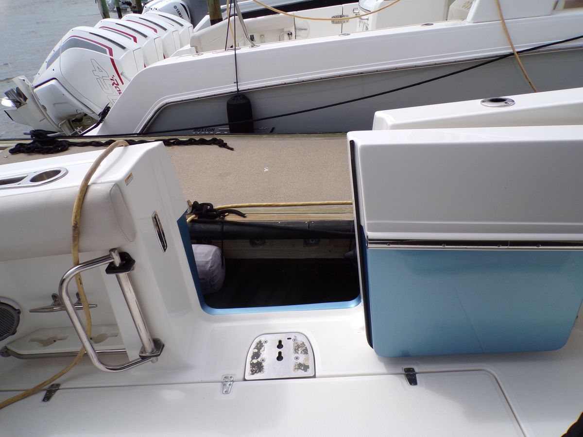 2018 Boston Whaler 42 