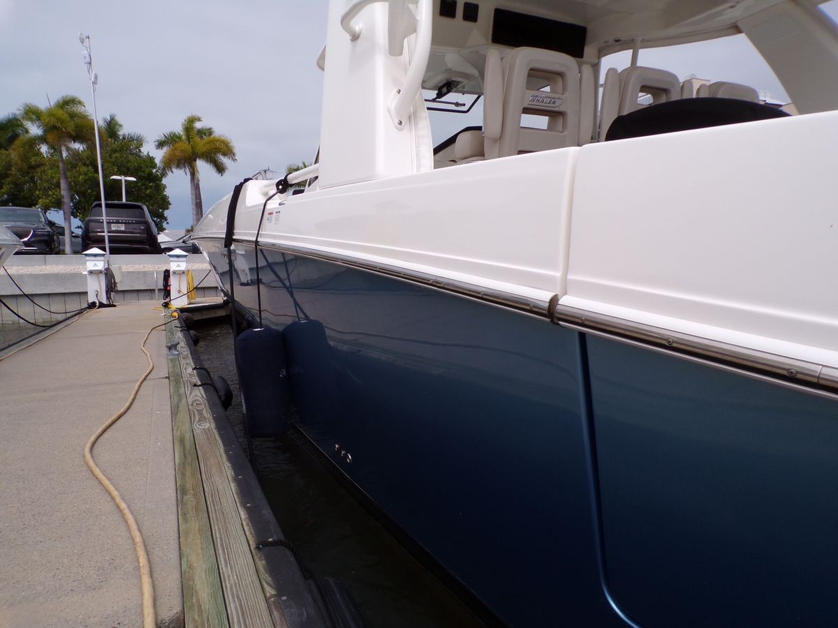 2018 Boston Whaler 42 