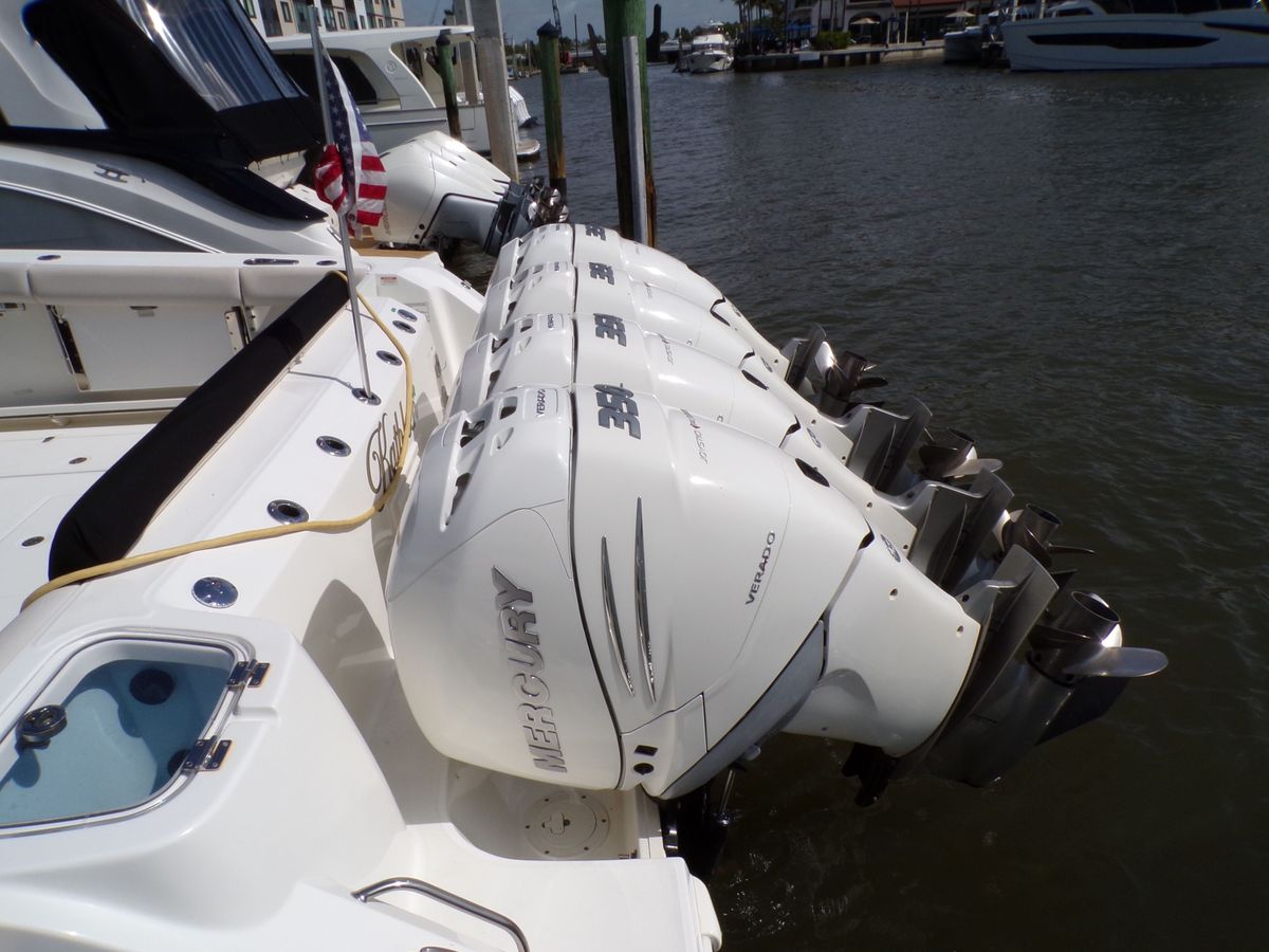 2018 Boston Whaler 42 