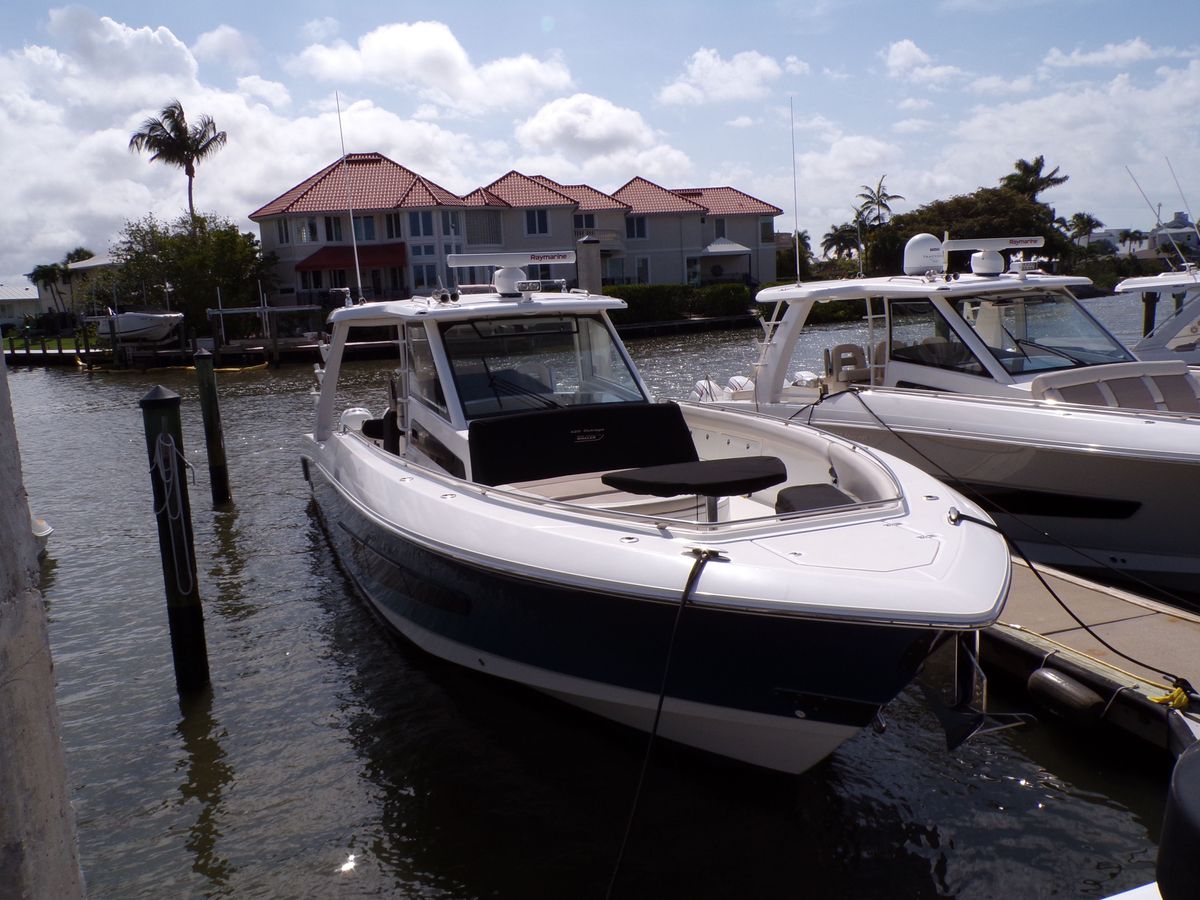 2018 Boston Whaler 42 