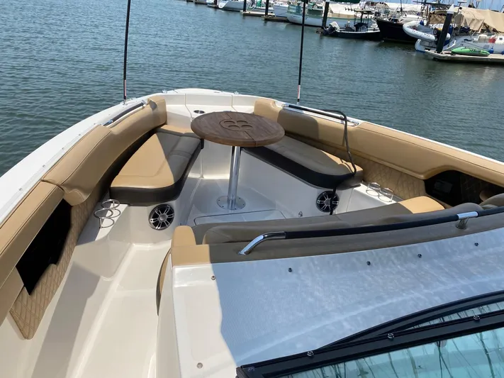 2021 Sea Ray 400 Slx Ob Yacht Photos Pics 2021 Sea Ray SLX 400 Outboard boat with spacious seating and table on deck.