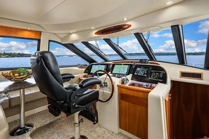 Pura Vida Yacht Photos Pics Pilothouse