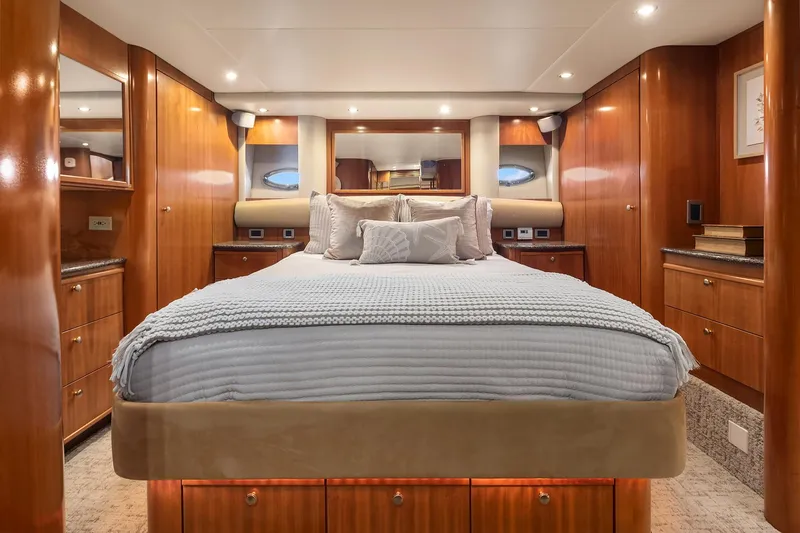 Pura Vida Yacht Photos Pics Master Stateroom