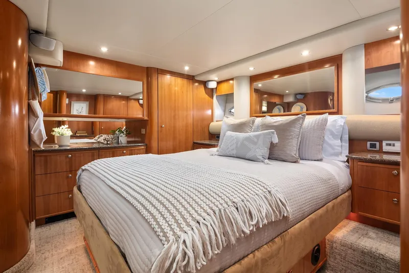 Pura Vida Yacht Photos Pics Master Stateroom