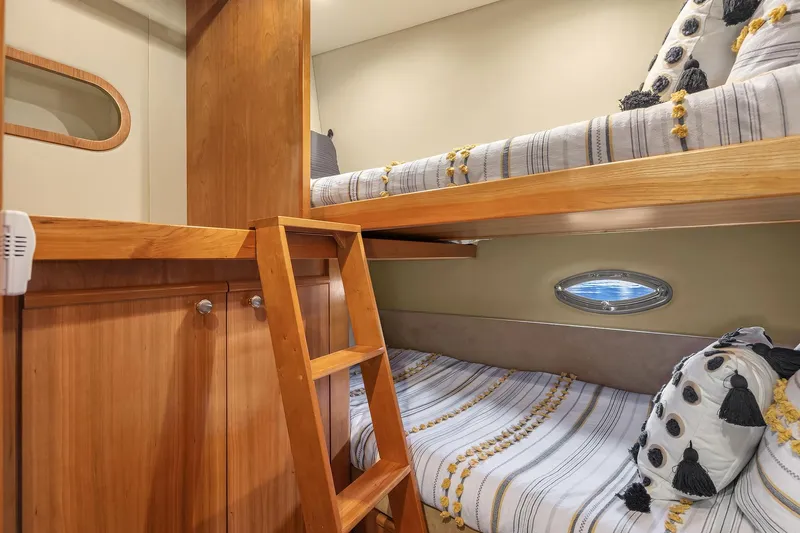 Pura Vida Yacht Photos Pics Guest Stateroom