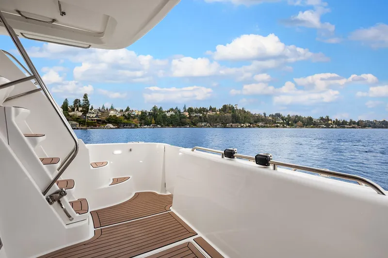 Pura Vida Yacht Photos Pics Aft Deck