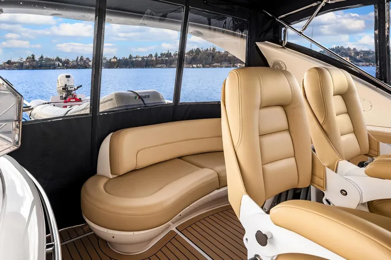 Pura Vida Yacht Photos Pics Flybridge