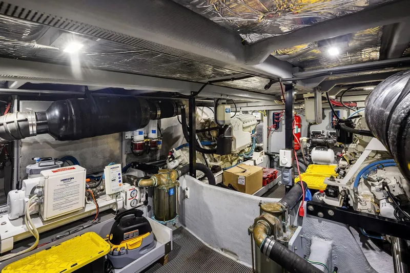 Pura Vida Yacht Photos Pics Engine Room