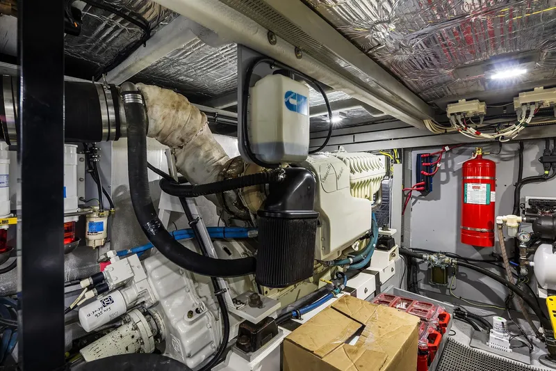 Pura Vida Yacht Photos Pics Engine Room