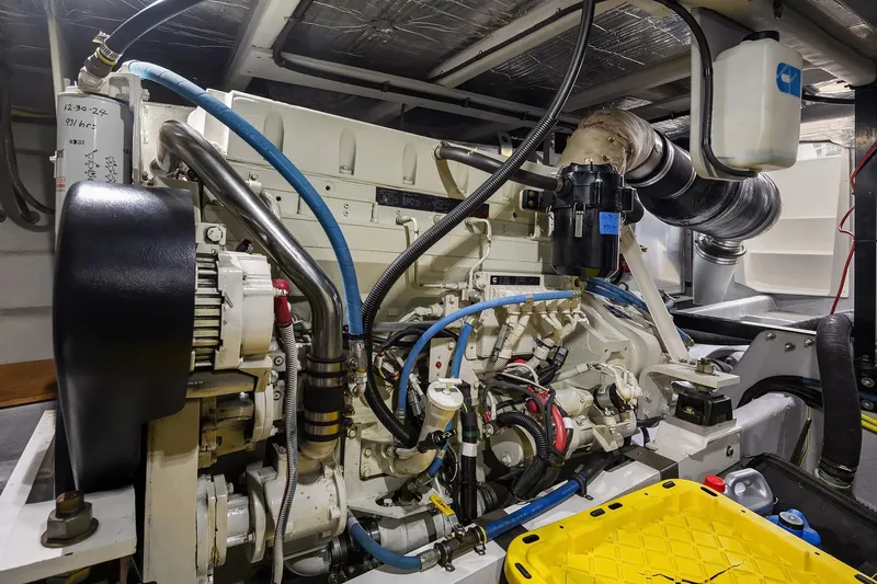 Pura Vida Yacht Photos Pics Engine Room