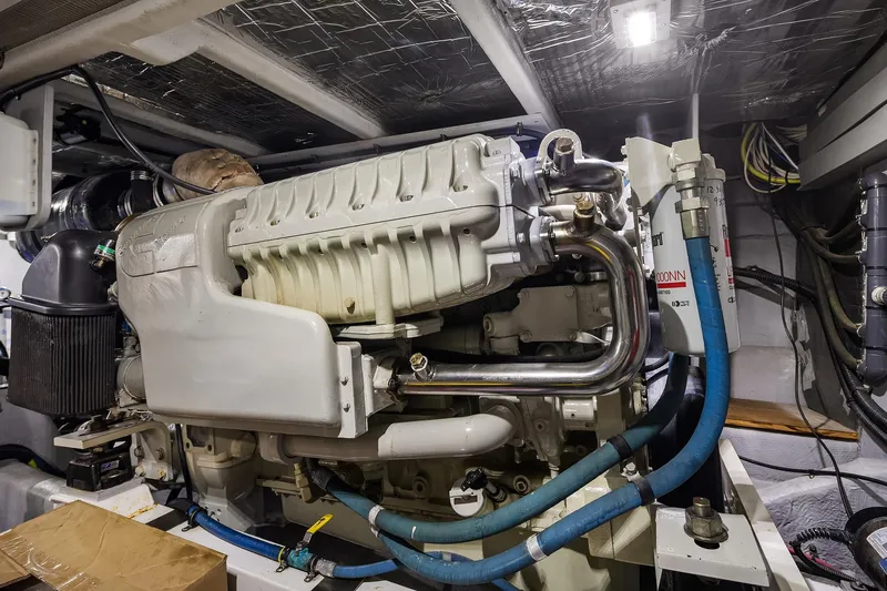 Pura Vida Yacht Photos Pics Engine Room