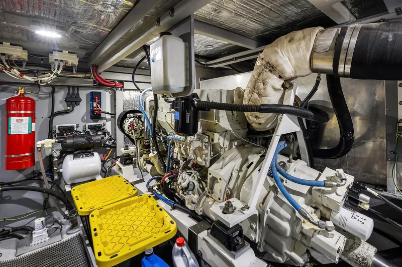 Pura Vida Yacht Photos Pics Engine Room