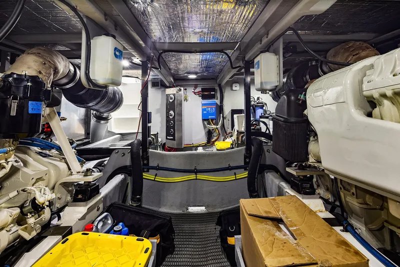 Pura Vida Yacht Photos Pics Engine Room