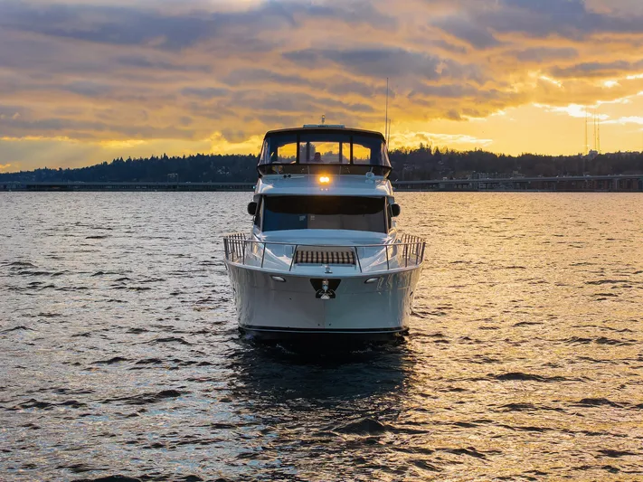 Pura Vida Yacht Photos Pics Bow Profile