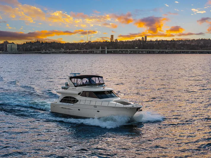 Pura Vida Yacht Photos Pics Starboard Bow Running