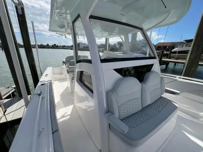  Yacht Photos Pics Bow Seating