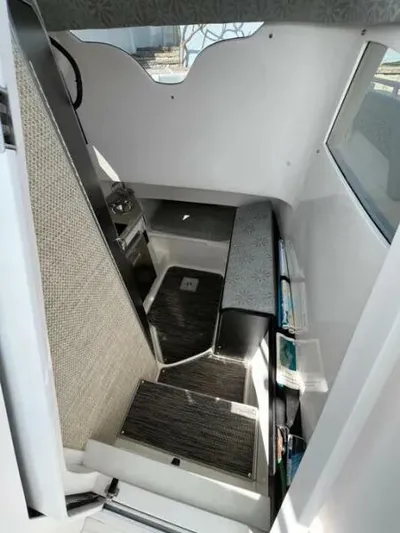  Yacht Photos Pics Head