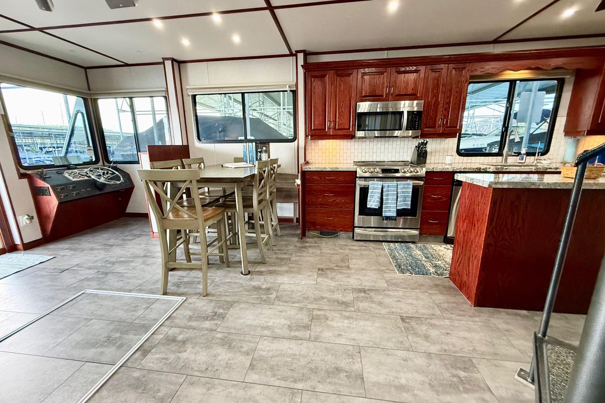 2005 Twin Anchors 68 