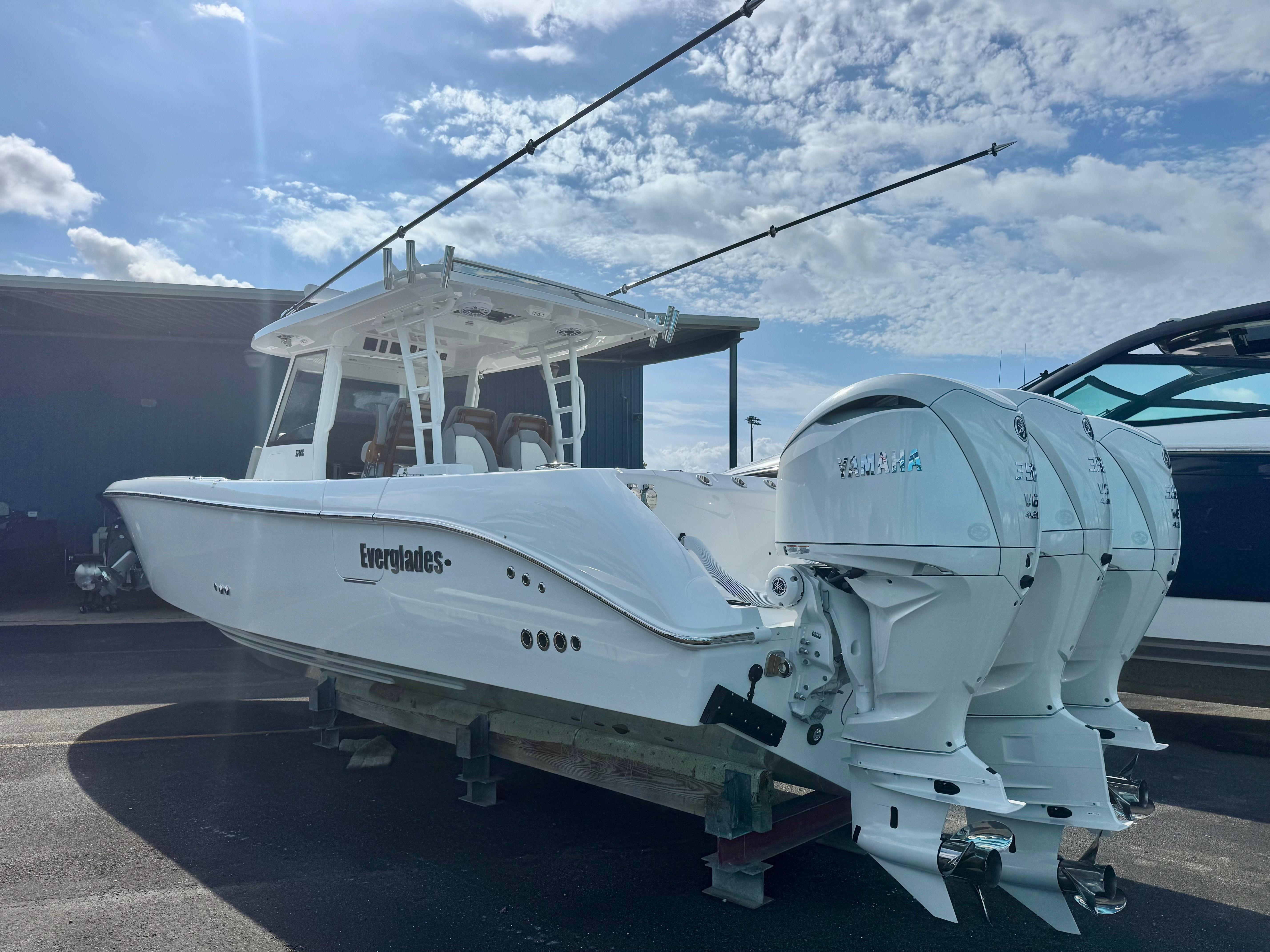 2025 EVERGLADES 375 CC - Image 6