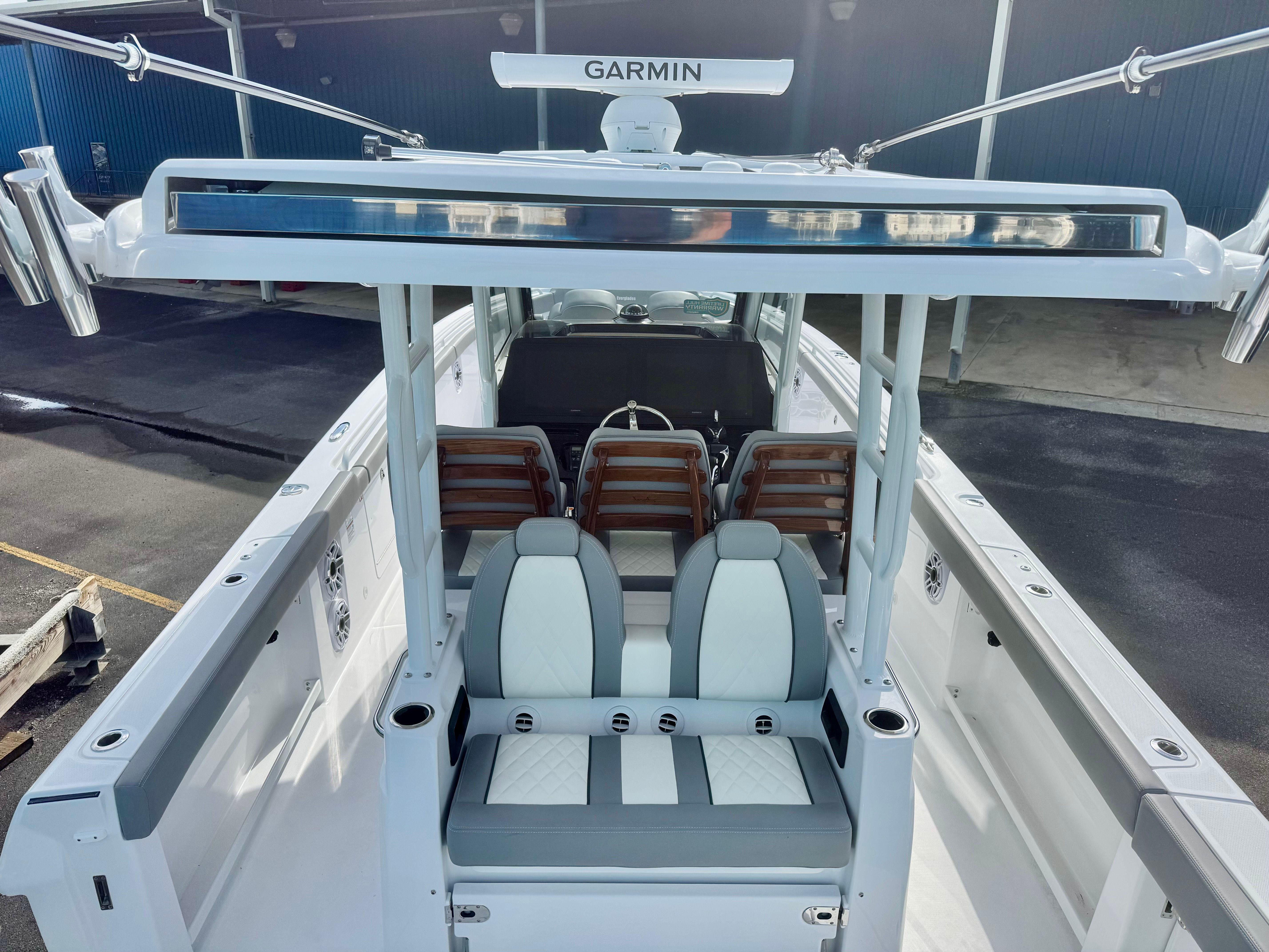 2025 EVERGLADES 375 CC - Image 8