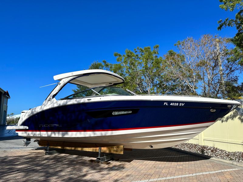 2021 Regal 33 OBX