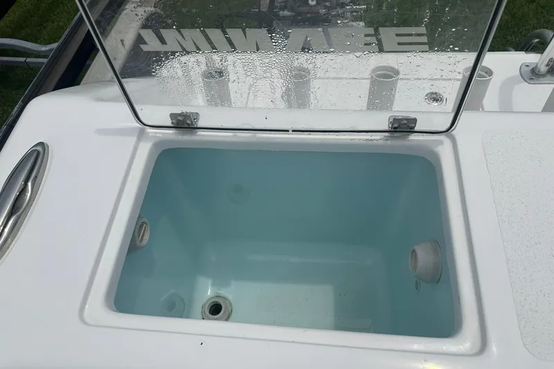 Cat Gone Willd Yacht Photos Pics Livewell on 2023 Twin Vee 340 GFX CC boat, open lid, water inside.