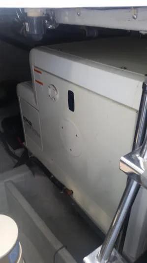 Trades Welcome Yacht Photos Pics Engine compartment of a 1999 Carver 530 Voyager Pilothouse yacht.