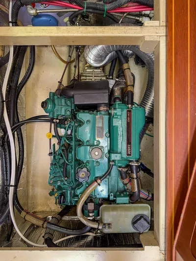 Adventure Yacht Photos Pics 