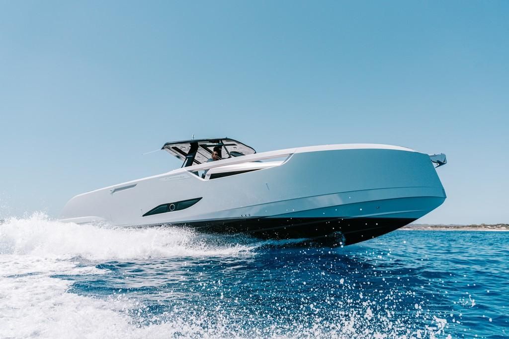 2022 Cayman Yachts 42 