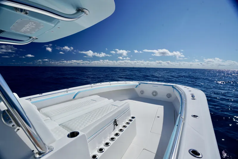  Yacht Photos Pics SeaHunter 46 CTS 2020 boat on open ocean under clear blue sky.