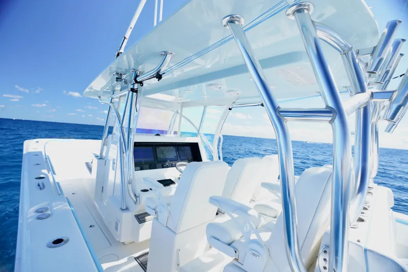  Yacht Photos Pics 2020 SeaHunter 46 CTS boat interior with sleek design and ocean backdrop.