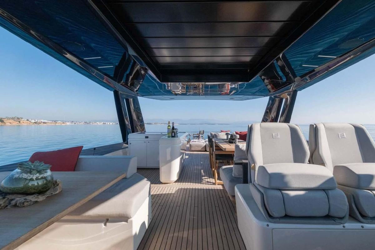 2021 Ferretti Yachts 78 