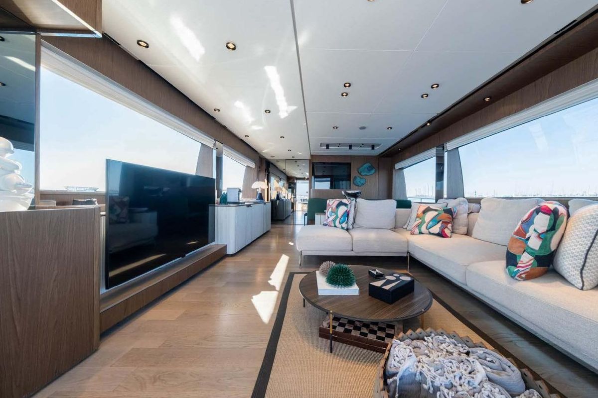 2021 Ferretti Yachts 78 