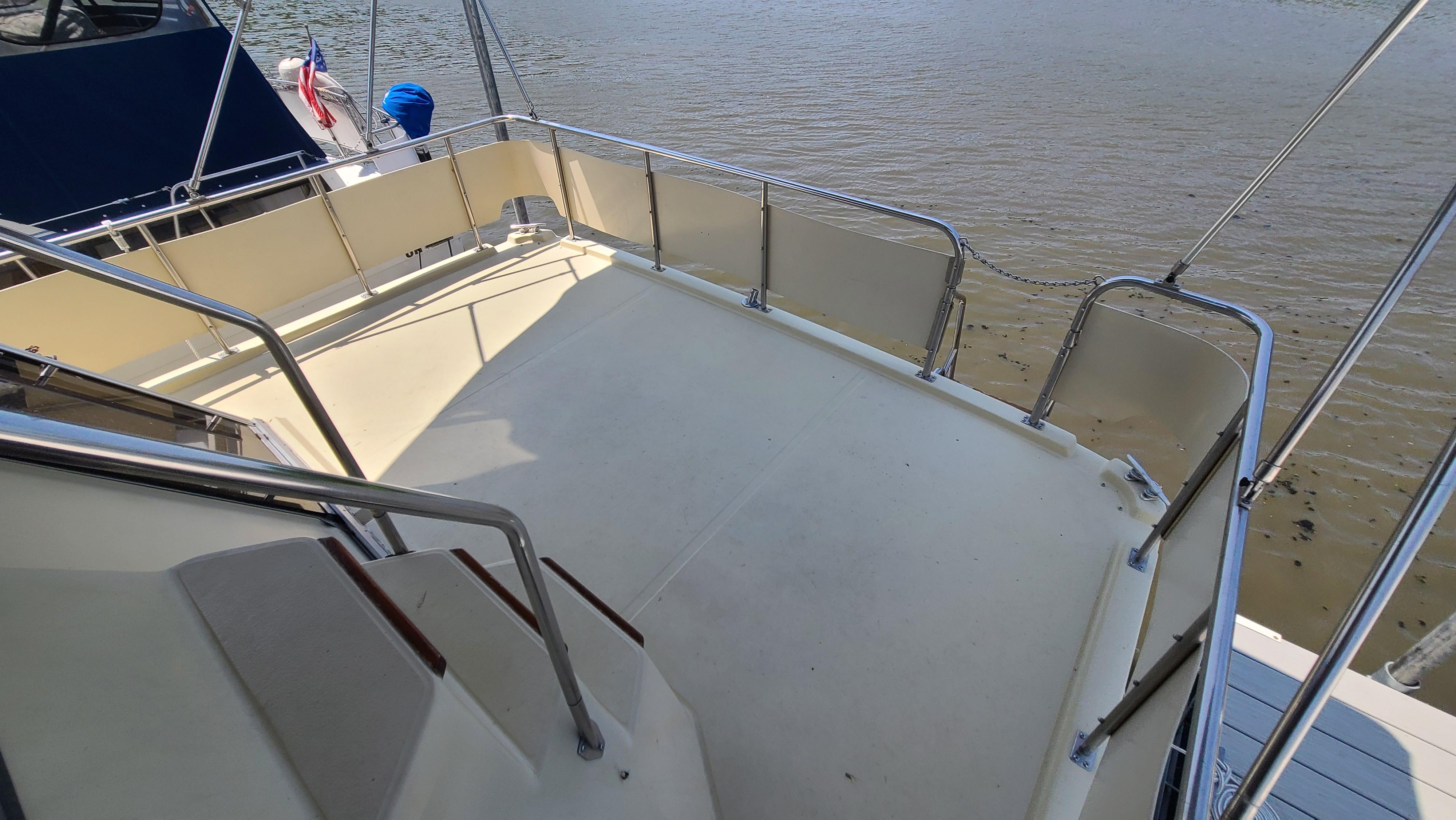 1983 Sea Ray 360 Aft Cabin