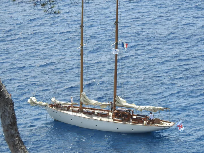Armide Yacht Photos Pics 