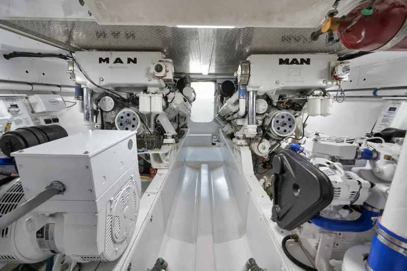 Bird Dog Yacht Photos Pics 