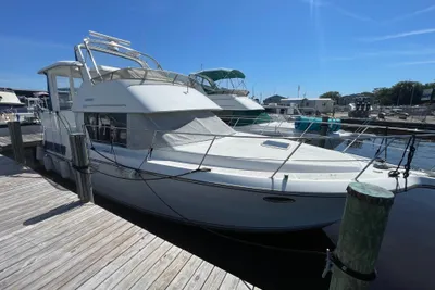 Carver 350 Aft Cabin