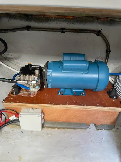 Larimar Yacht Photos Pics 