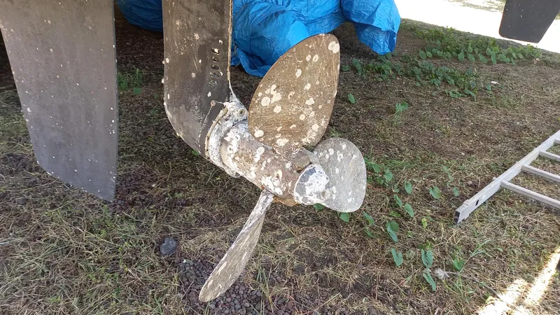 Larimar Yacht Photos Pics 