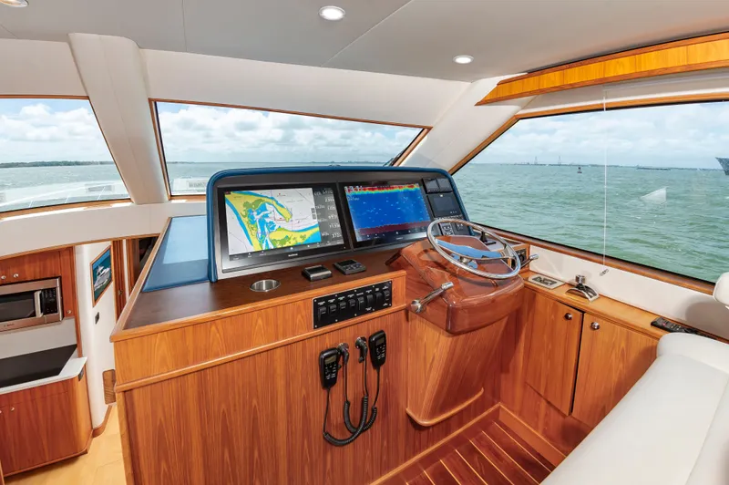 Privateer Yacht Photos Pics Interior view of 2019 Jarrett Bay 67 Custom yacht.